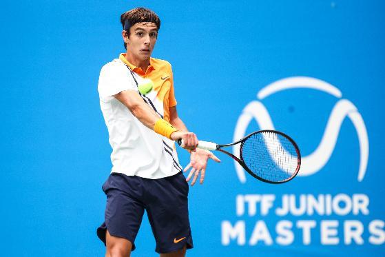 李鸿其获奖感谢妻子王紫璇，两人现场落泪