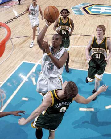 刘军帅晒海牛队与远征军合照：又在末轮完成目标，祝未来可期