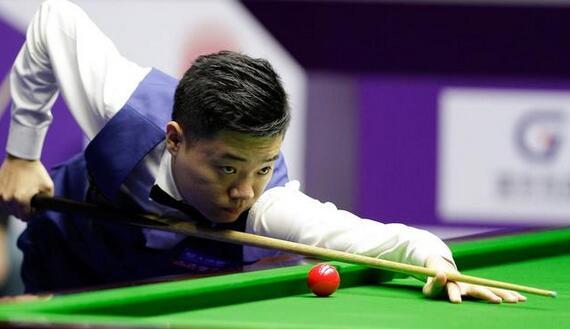 毕包后卫维维安：西班牙队竞争总非常激烈，现在不会去想这些