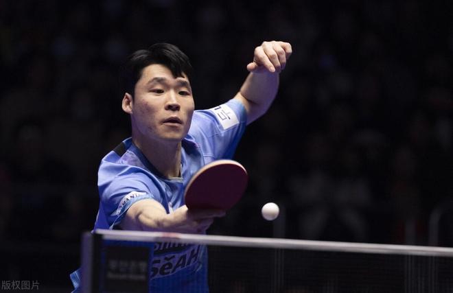 湖人浓眉哥篮下统治锁定胜利